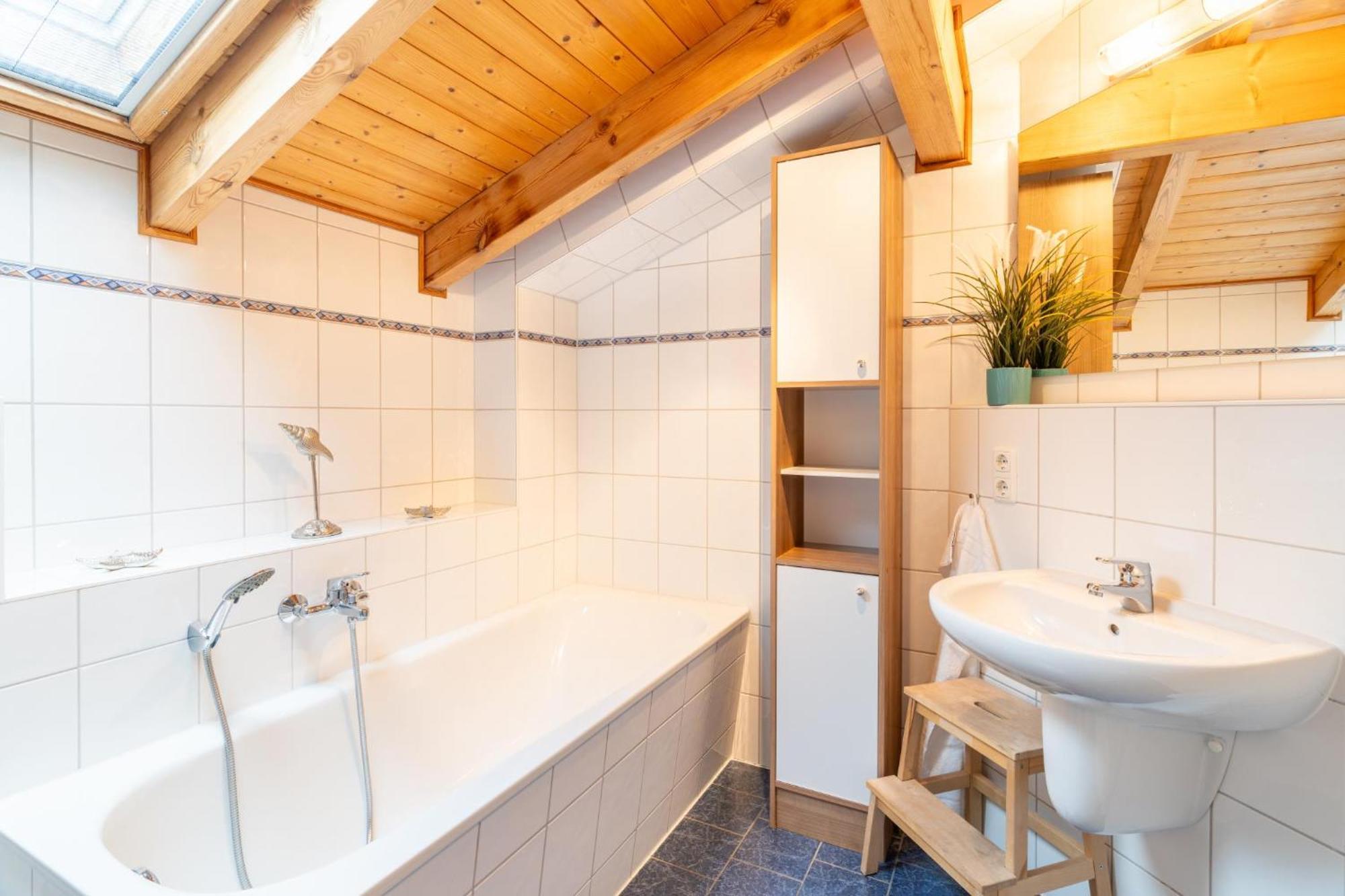 Schoene Fewo Mit Badewanne, Geschuetzter Dachterrasse Und Wlan Villa Heringsdorf  Exteriör bild