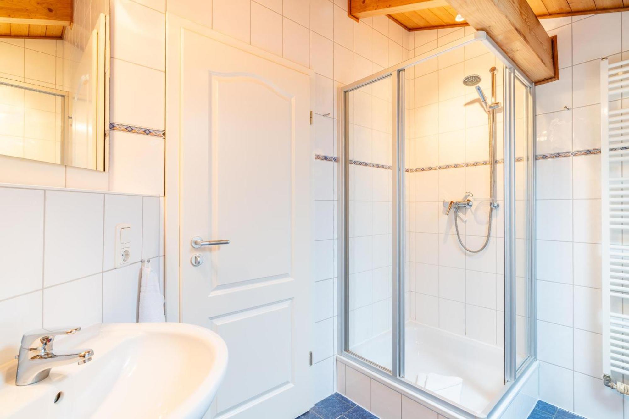 Schoene Fewo Mit Badewanne, Geschuetzter Dachterrasse Und Wlan Villa Heringsdorf  Exteriör bild